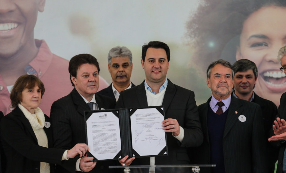 O governador Carlos Massa Ratinho Junior lança nesta terça-feira (03) o Programa de Apoio ao Cooperativismo da Agricultura Familiar no Palácio Iguaçu.   03/09/2019 - Foto: Geraldo Bubniak/AEN