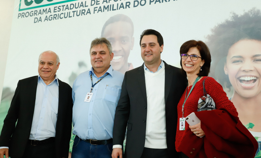 O governador Carlos Massa Ratinho Junior lançou nesta terça-feira (3), no Palácio Iguaçu, o Programa de Apoio ao Cooperativismo da Agricultura Familiar no Paraná - Coopera Paraná