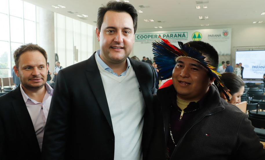 O governador Carlos Massa Ratinho Junior lançou nesta terça-feira (3), no Palácio Iguaçu, o Programa de Apoio ao Cooperativismo da Agricultura Familiar no Paraná - Coopera Paraná