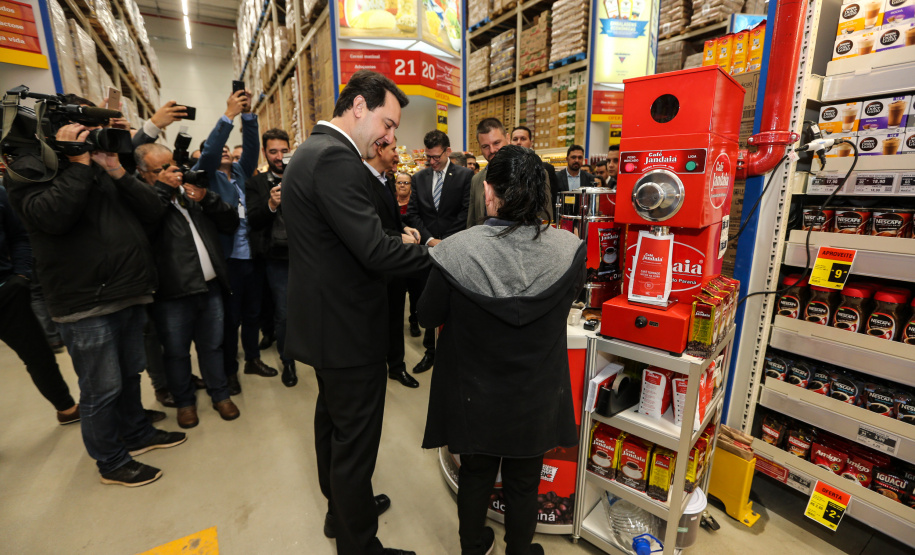 O governador Carlos Massa Ratinho Junior participa nesta quarta-feira (04) da   inauguração do Max Atacadista de Pinhais, na Região Metropolitana de Curitiba.   03/09/2019 - Foto: Geraldo Bubniak/AEN