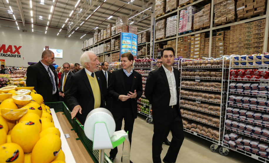 O governador Carlos Massa Ratinho Junior participa nesta quarta-feira (04) da   inauguração do Max Atacadista de Pinhais, na Região Metropolitana de Curitiba.   03/09/2019 - Foto: Geraldo Bubniak/AEN