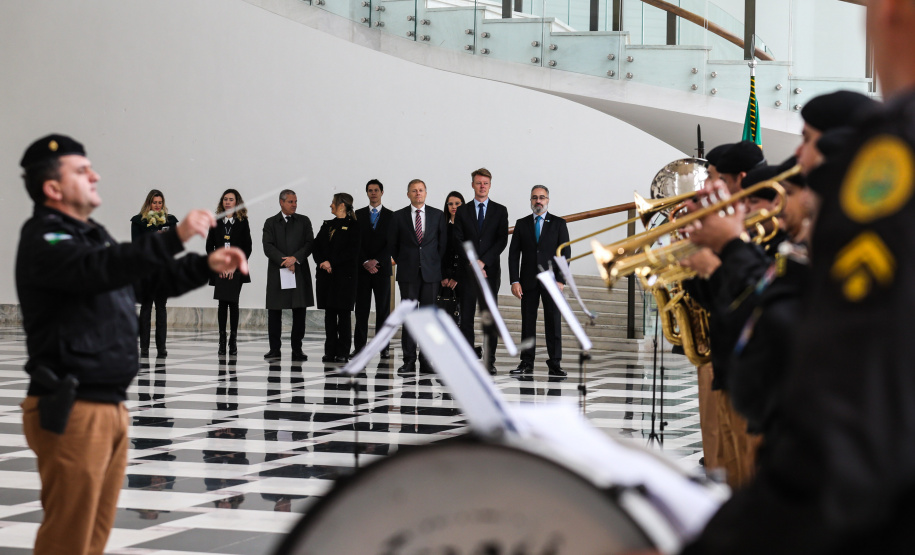 O governador Carlos Massa Ratinho Junior recebe nesta quarta-feira (04) o embaixador da Dinamarca no Brasil, Nicolai Prytz no Palácio Iguaçu acompanhado do vice-governador Darci Piani.   03/09/2019 - Foto: Geraldo Bubniak/AEN