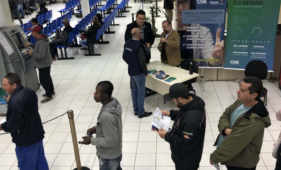 Equipes da Controladoria-Geral do Estado começam nesta quarta-feira (04) a visitar espaços públicos vinculados ao Governo do Paraná para levantar necessidades e expectativas da população. Esta é a primeira ação do Projeto CGE Itinerante, que envolve as coordenadorias de Ouvidoria Geral e de Transparência e Controle Social. O objetivo é do trabalho é avaliar a qualidade dos serviços estaduais e traçar estratégias para atender às necessidades do cidadão. Foto: Divulgação/CGE