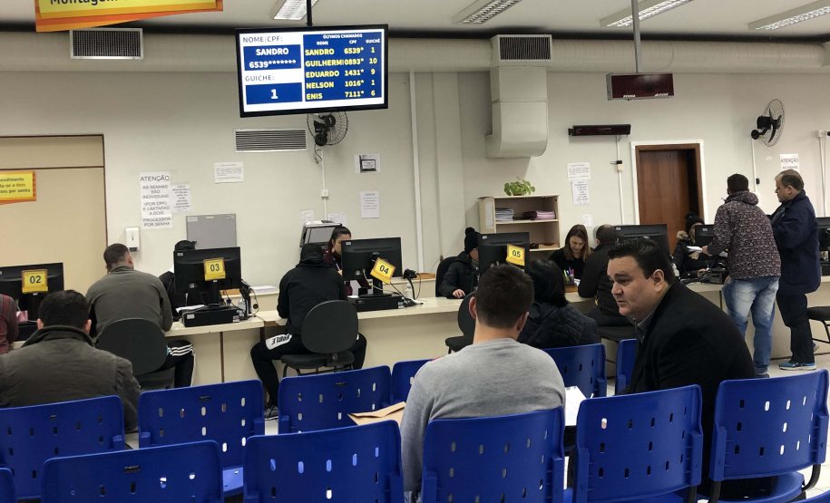 Equipes da Controladoria-Geral do Estado começam nesta quarta-feira (04) a visitar espaços públicos vinculados ao Governo do Paraná para levantar necessidades e expectativas da população. Esta é a primeira ação do Projeto CGE Itinerante, que envolve as coordenadorias de Ouvidoria Geral e de Transparência e Controle Social. O objetivo é do trabalho é avaliar a qualidade dos serviços estaduais e traçar estratégias para atender às necessidades do cidadão. Foto: Divulgação/CGE