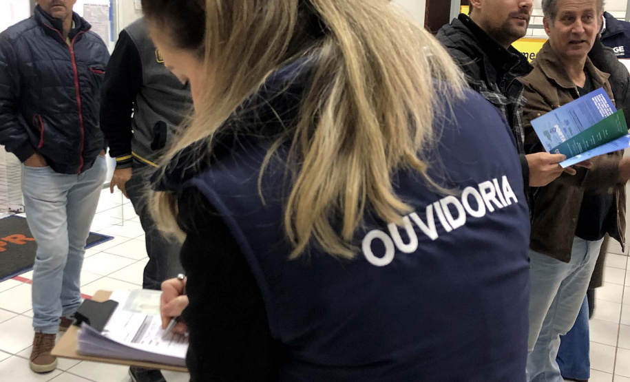 Equipes da Controladoria-Geral do Estado começam nesta quarta-feira (04) a visitar espaços públicos vinculados ao Governo do Paraná para levantar necessidades e expectativas da população. Esta é a primeira ação do Projeto CGE Itinerante, que envolve as coordenadorias de Ouvidoria Geral e de Transparência e Controle Social. O objetivo é do trabalho é avaliar a qualidade dos serviços estaduais e traçar estratégias para atender às necessidades do cidadão. Foto: Divulgação/CGE