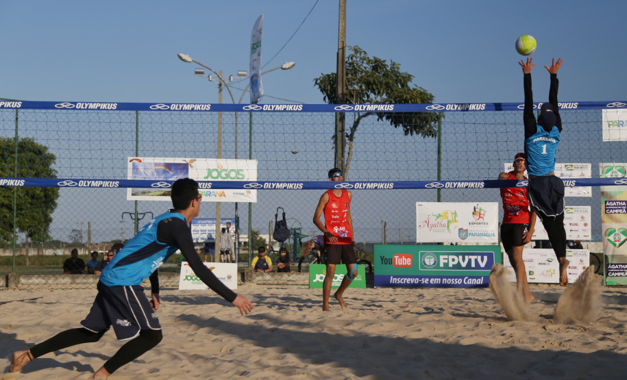 Começa nesta sexta-feira (06) e segue até o dia 15 de setembro a etapa Lindeiros dos Jogos de Aventura e Natureza. A solenidade de abertura será sábado (07), no município de Mercedes, que também estará de aniversário e terá uma programação especial de festividades.Entre as atividades programadas estão o show da Banda que Voa, passeio cativo de balão, muro de escalada e slackline. A abertura será no estádio municipal de Mercedes a partir das 13h30. Foto: José Fernando Ogura/AEN