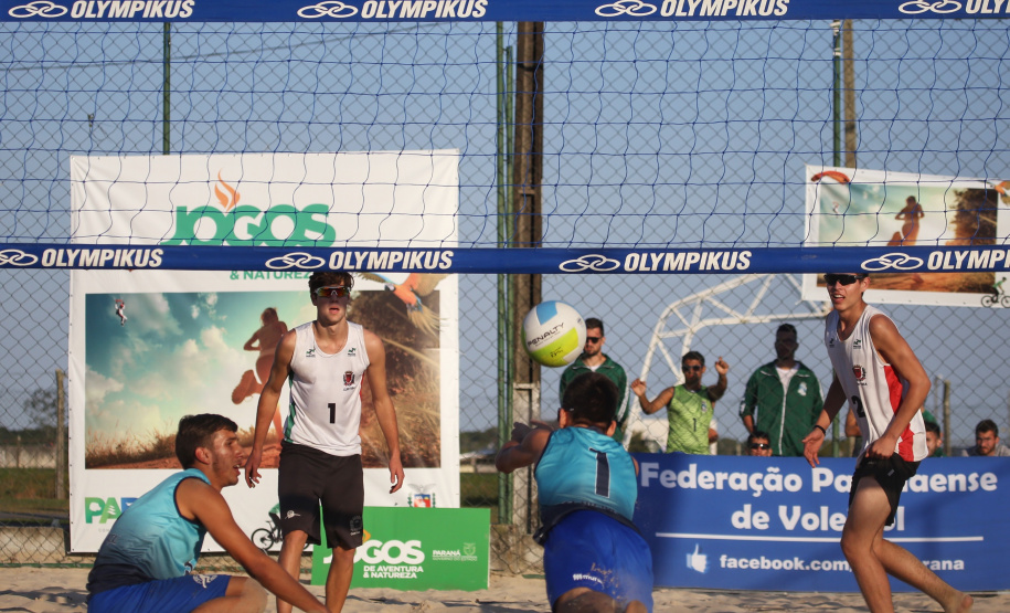 Começa nesta sexta-feira (06) e segue até o dia 15 de setembro a etapa Lindeiros dos Jogos de Aventura e Natureza. A solenidade de abertura será sábado (07), no município de Mercedes, que também estará de aniversário e terá uma programação especial de festividades.Entre as atividades programadas estão o show da Banda que Voa, passeio cativo de balão, muro de escalada e slackline. A abertura será no estádio municipal de Mercedes a partir das 13h30. Foto: José Fernando Ogura/AEN