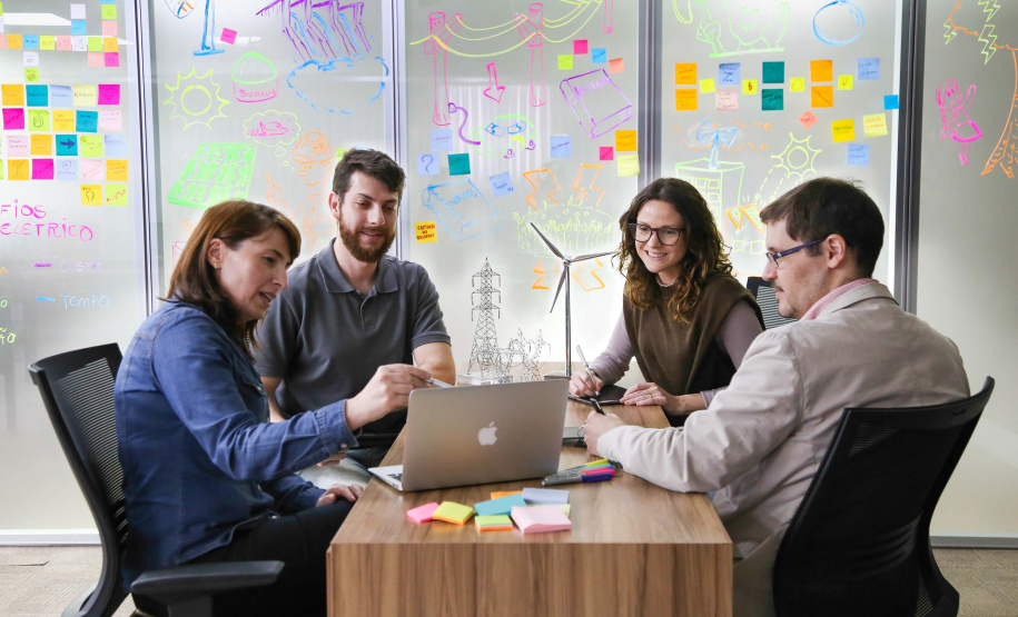 O programa de inovação aberta da Companhia Paranaense de Energia, o Copel+, lança edital para selecionar startups vindas do mercado para serem aceleradas pelo programa. Entre os benefícios, a empresa oferece possibilidade de acesso a um fundo de pesquisa e desenvolvimento no valor de R$ 10 milhões. As inscrições vão até 13 de outubro.Foto:Daniela Catisti/Copel