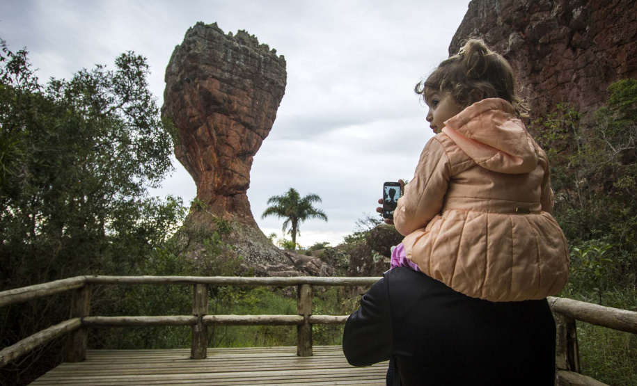 A Secretaria de Estado do Desenvolvimento Sustentável e do Turismo publicou nesta quinta-feira (5) o edital do processo de concessão do Parque Estadual de Vila Velha. O edital é dirigido a empresas interessadas em investir na melhoria da estrutura do parque e do seu entorno, potencializando os atrativos turísticos do local.Foto: Pedro Ribas/Arquivo - AEN