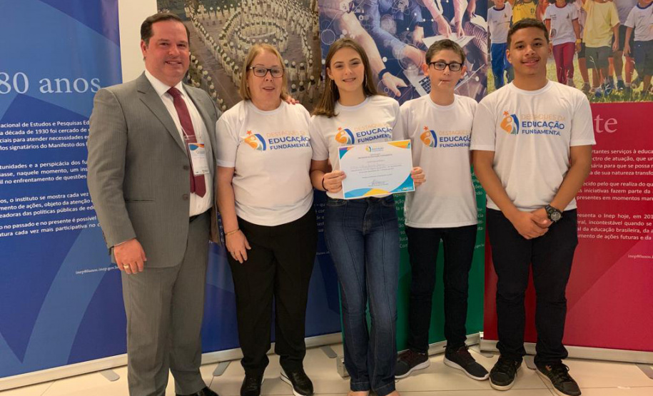 O Colégio Estadual Ulysses Guimarães, de Foz do Iguaçu, foi um dos homenageados no evento “Destaques da Educação Fundamental”, realizado pelo Ministério da Educação (MEC) em Brasília, nesta quarta-feira (04). O evento reconhece e valoriza os melhores resultados obtidos no último IDEB (Índice de Desenvolvimento da Educação Básica) e o bom rendimento escolar ao longo do ano. Foto: MEC