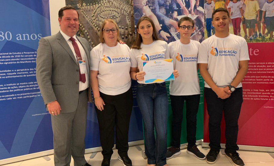 O Colégio Estadual Ulysses Guimarães, de Foz do Iguaçu, foi um dos homenageados no evento “Destaques da Educação Fundamental”, realizado pelo Ministério da Educação (MEC) em Brasília, nesta quarta-feira (04). O evento reconhece e valoriza os melhores resultados obtidos no último IDEB (Índice de Desenvolvimento da Educação Básica) e o bom rendimento escolar ao longo do ano. Foto: MEC