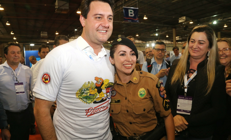 Governador Carlos Massa Ratinho Junior participa do 10º Congresso Nacional Moveleiro, em Arapongas, no Norte do Paraná. Foto: Gilson Abreu/AEN