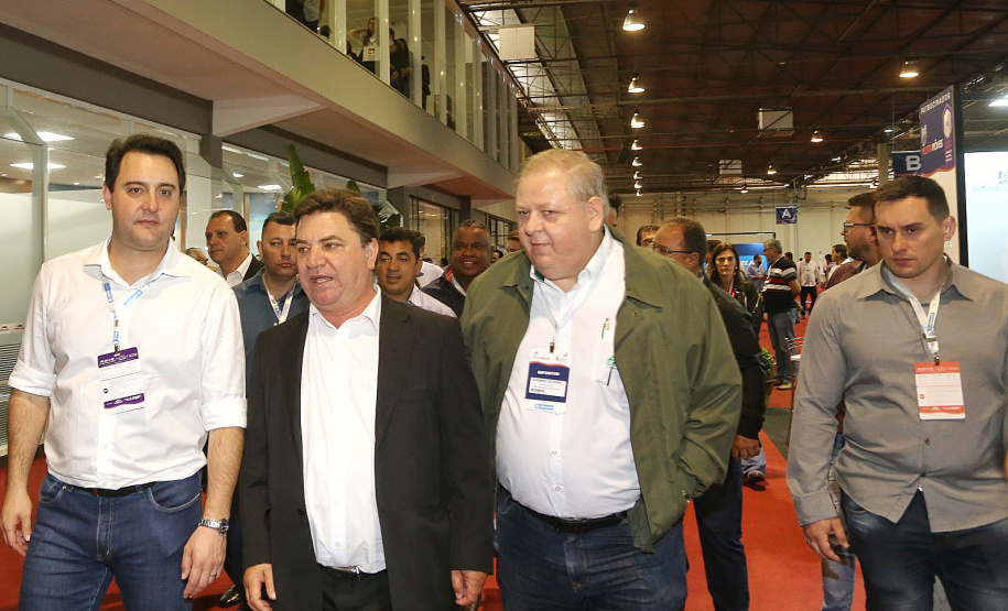 Governador Carlos Massa Ratinho Junior participa do 10º Congresso Nacional Moveleiro, em Arapongas, no Norte do Paraná. Foto: Gilson Abreu/AEN