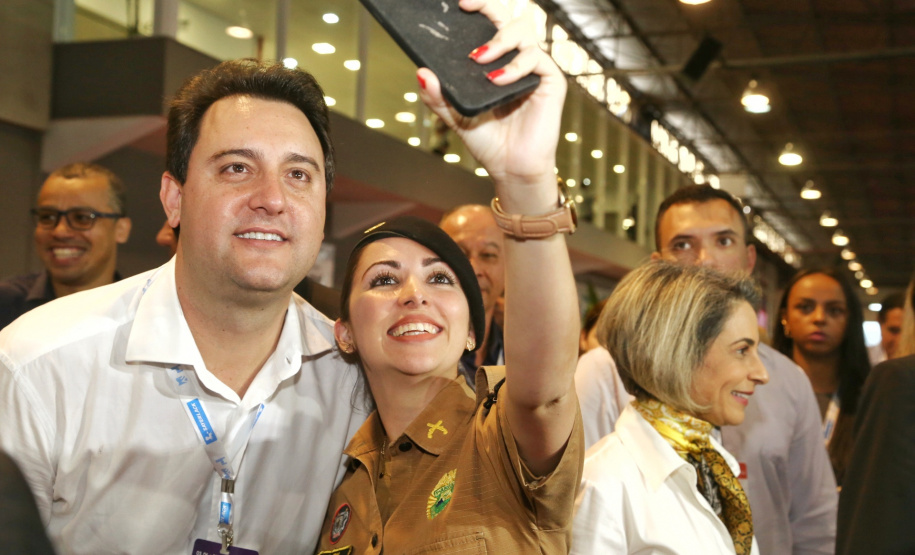 Governador Carlos Massa Ratinho Junior participa do 10º Congresso Nacional Moveleiro, em Arapongas, no Norte do Paraná. Foto: Gilson Abreu/AEN