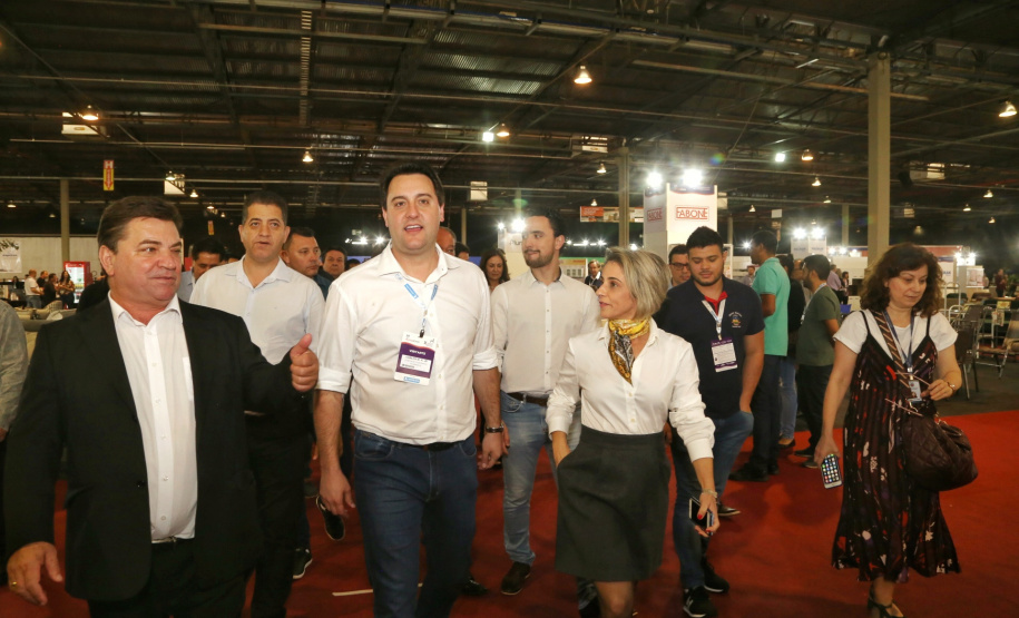 Governador Carlos Massa Ratinho Junior participa do 10º Congresso Nacional Moveleiro, em Arapongas, no Norte do Paraná. Foto: Gilson Abreu/AEN