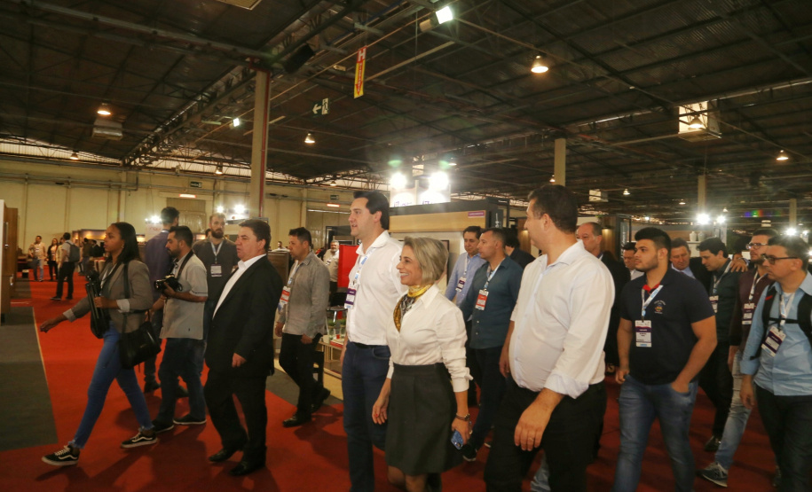 Governador Carlos Massa Ratinho Junior participa do 10º Congresso Nacional Moveleiro, em Arapongas, no Norte do Paraná. Foto: Gilson Abreu/AEN