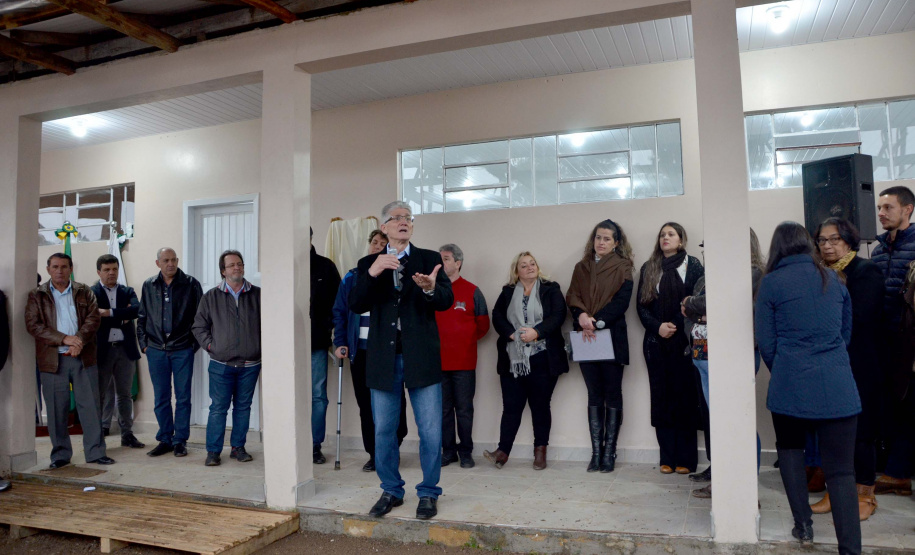 Agudos do Sul, na Região Metropolitana de Curitiba, inaugurou na tarde desta quinta-feira (5) a primeira Unidade de Alimentos Minimamente Processados, espaço para promover o desenvolvimento e o crescimento econômico das famílias rurais, gerando emprego e aumento de renda.
O secretário de Estado da Agricultura e do Abastecimento, Norberto Ortigara, destacou a importância da produção de alimentos de qualidade e elogiou a capacidade de organização da comunidade local. Foto: Gisele Barão/SEAB