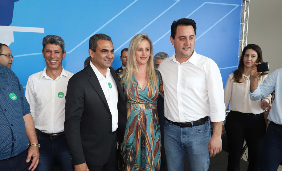 O governador Carlos Massa Ratinho Junior anunciou nesta segunda-feira (9) a expansão do programa que viabiliza instalação de caixas d'água em casas de famílias em situação de vulnerabilidade social. Participaram: secretários da Justiça, Família e Trabalho, Ney Leprevost; da Saúde, Beto Preto; presidente da Sanepar, Claudio Stabile; deputados estaduais; prefeitos; entre outras autoridades.Curitiba, 09-09-19.Foto: Arnaldo Alves / AEN.