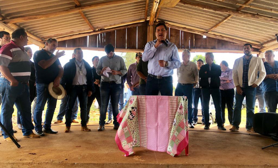 O Instituto de Terras, Cartografia e Geologia do Paraná (ITCG) assinou um Termo de Cooperação para que seja concluído o processo de reforma agrária e regularização fundiária dos assentamentos Norte Sul e Novo Horizonte, entre os municípios de Cafeara e Santo Inácio, no Noroeste do Estado, com anuência da Superintendência do Instituto Nacional de Colonização e Reforma Agrária (Incra). Foto: Divulgação/ITCG