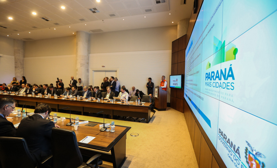 O Governador Carlos Massa Ratinho Júnior, durante reunião com a equipe de governo. 09/09/2019 - Foto: Geraldo Bubniak/AEN