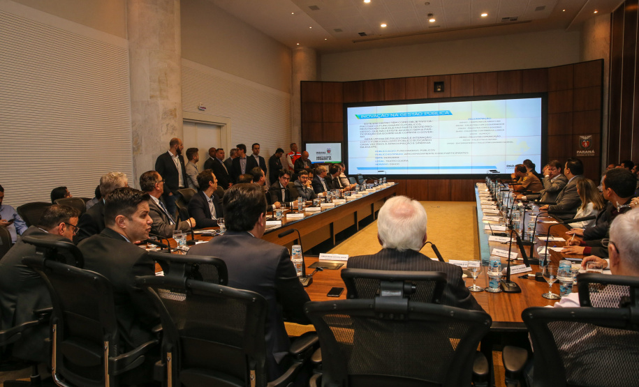O Governador Carlos Massa Ratinho Júnior, durante reunião com a equipe de governo. 09/09/2019 - Foto: Geraldo Bubniak/AEN