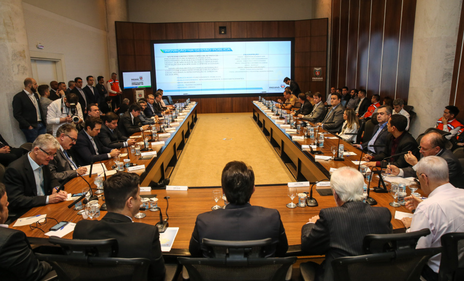 O Governador Carlos Massa Ratinho Júnior, durante reunião com a equipe de governo. 09/09/2019 - Foto: Geraldo Bubniak/AEN