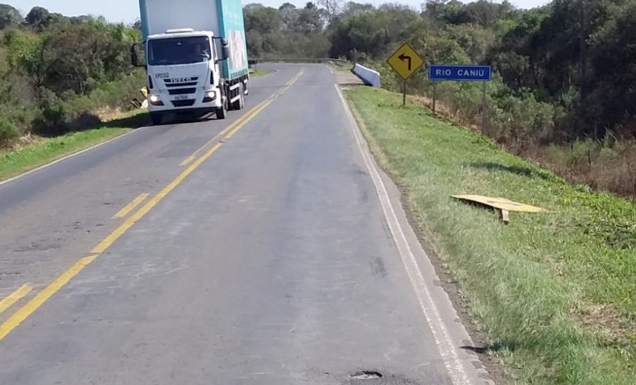 Governo alerta para os perigos causados pelo vandalismo de placas. Foto: Divulgação/DER