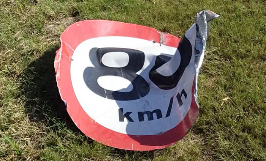 Governo alerta para os perigos causados pelo vandalismo de placas. Foto: Divulgação/DER