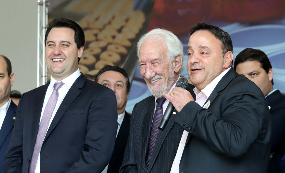 O governador Carlos Massa Ratinho Junior assina nesta terça-feira (10), às 9h30, no Palácio Iguaçu, decreto determinando a retirada de mais de 60 mil itens do setor de alimentos do regime de substituição tributária