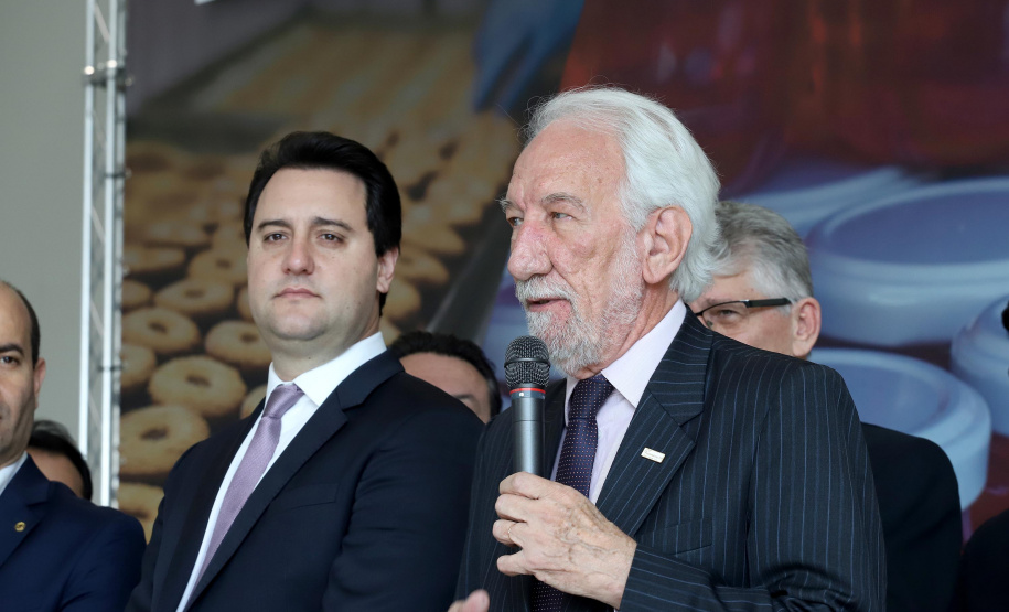 O governador Carlos Massa Ratinho Junior assina nesta terça-feira (10), às 9h30, no Palácio Iguaçu, decreto determinando a retirada de mais de 60 mil itens do setor de alimentos do regime de substituição tributária