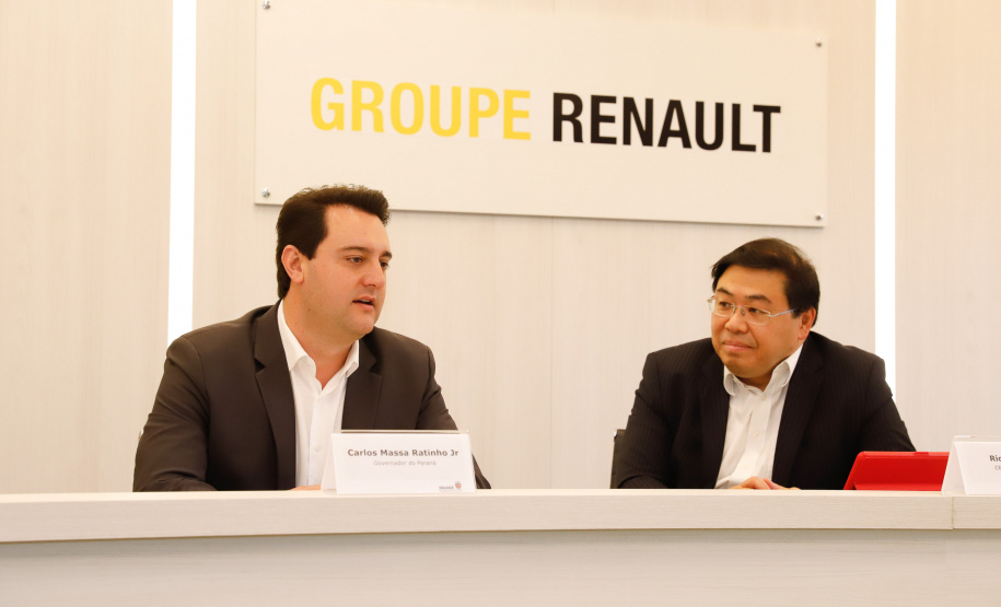 O governador Carlos Massa Ratinho Junior reforçou nesta quarta-feira (11) a determinação do Estado em apoiar iniciativas para ampliar a mobilidade sustentável no Paraná. Ele esteve no Complexo Ayrton Senna, que abriga quatro fábricas da Renault, em São José dos Pinhais, na Região Metropolitana de Curitiba.
