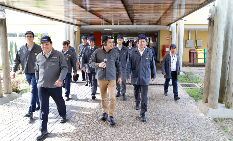 O governador Carlos Massa Ratinho Junior reforçou nesta quarta-feira (11) a determinação do Estado em apoiar iniciativas para ampliar a mobilidade sustentável no Paraná. Ele esteve no Complexo Ayrton Senna, que abriga quatro fábricas da Renault, em São José dos Pinhais, na Região Metropolitana de Curitiba.