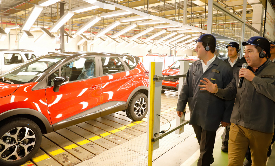 O governador Carlos Massa Ratinho Junior reforçou nesta quarta-feira (11) a determinação do Estado em apoiar iniciativas para ampliar a mobilidade sustentável no Paraná. Ele esteve no Complexo Ayrton Senna, que abriga quatro fábricas da Renault, em São José dos Pinhais, na Região Metropolitana de Curitiba.