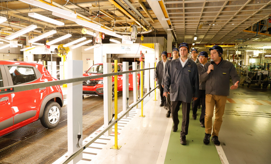 O governador Carlos Massa Ratinho Junior reforçou nesta quarta-feira (11) a determinação do Estado em apoiar iniciativas para ampliar a mobilidade sustentável no Paraná. Ele esteve no Complexo Ayrton Senna, que abriga quatro fábricas da Renault, em São José dos Pinhais, na Região Metropolitana de Curitiba.