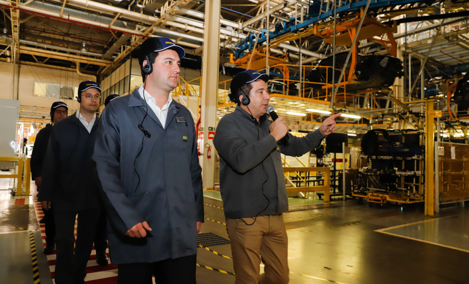 O governador Carlos Massa Ratinho Junior reforçou nesta quarta-feira (11) a determinação do Estado em apoiar iniciativas para ampliar a mobilidade sustentável no Paraná. Ele esteve no Complexo Ayrton Senna, que abriga quatro fábricas da Renault, em São José dos Pinhais, na Região Metropolitana de Curitiba.