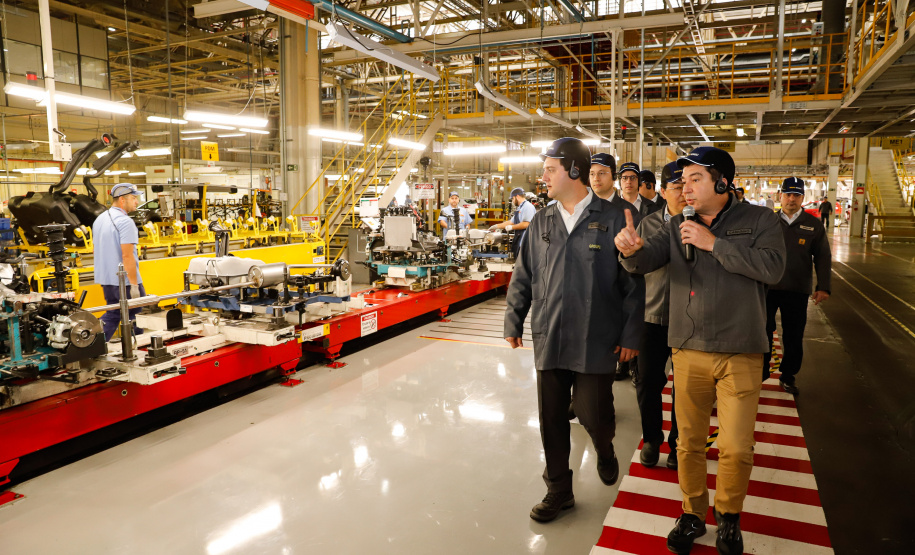 O governador Carlos Massa Ratinho Junior reforçou nesta quarta-feira (11) a determinação do Estado em apoiar iniciativas para ampliar a mobilidade sustentável no Paraná. Ele esteve no Complexo Ayrton Senna, que abriga quatro fábricas da Renault, em São José dos Pinhais, na Região Metropolitana de Curitiba.