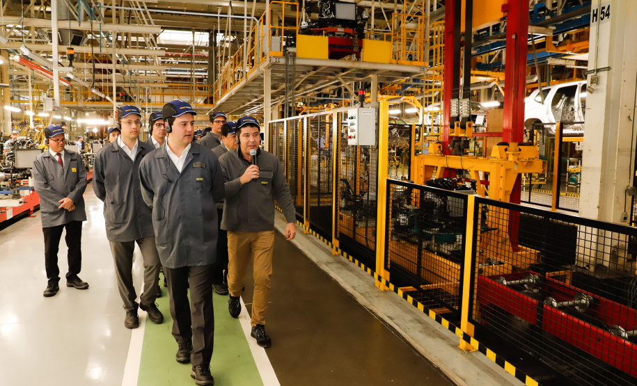 O governador Carlos Massa Ratinho Junior reforçou nesta quarta-feira (11) a determinação do Estado em apoiar iniciativas para ampliar a mobilidade sustentável no Paraná. Ele esteve no Complexo Ayrton Senna, que abriga quatro fábricas da Renault, em São José dos Pinhais, na Região Metropolitana de Curitiba.