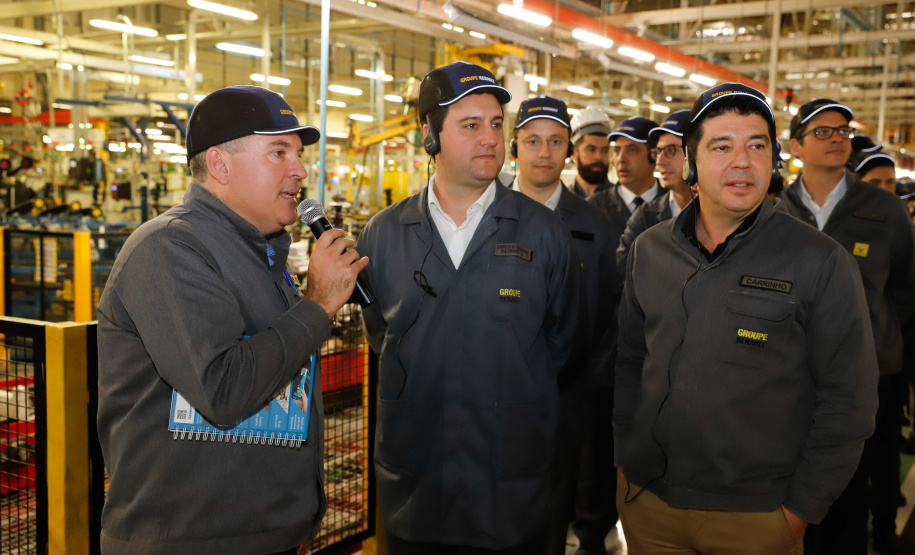 O governador Carlos Massa Ratinho Junior reforçou nesta quarta-feira (11) a determinação do Estado em apoiar iniciativas para ampliar a mobilidade sustentável no Paraná. Ele esteve no Complexo Ayrton Senna, que abriga quatro fábricas da Renault, em São José dos Pinhais, na Região Metropolitana de Curitiba.