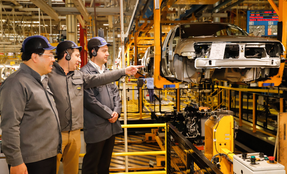 O governador Carlos Massa Ratinho Junior reforçou nesta quarta-feira (11) a determinação do Estado em apoiar iniciativas para ampliar a mobilidade sustentável no Paraná. Ele esteve no Complexo Ayrton Senna, que abriga quatro fábricas da Renault, em São José dos Pinhais, na Região Metropolitana de Curitiba.