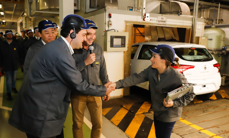 O governador Carlos Massa Ratinho Junior reforçou nesta quarta-feira (11) a determinação do Estado em apoiar iniciativas para ampliar a mobilidade sustentável no Paraná. Ele esteve no Complexo Ayrton Senna, que abriga quatro fábricas da Renault, em São José dos Pinhais, na Região Metropolitana de Curitiba.