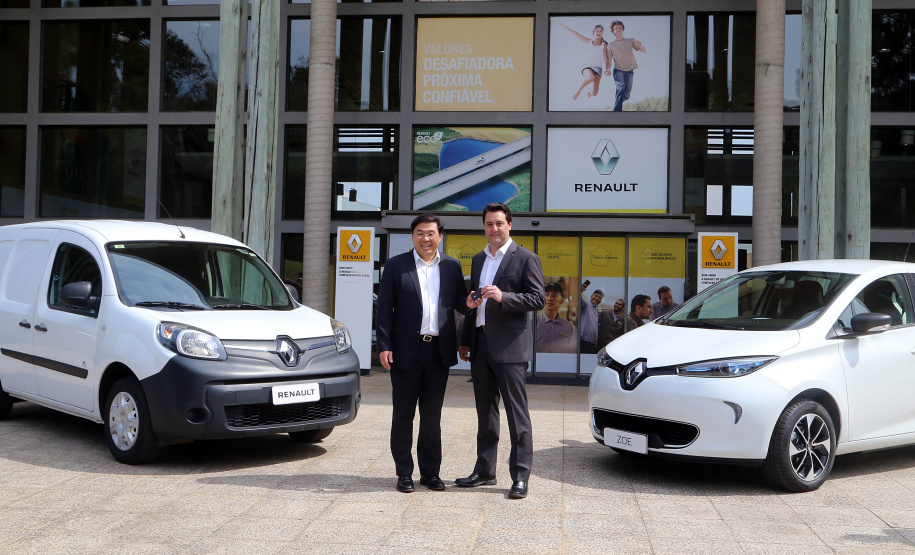 O governador Carlos Massa Ratinho Junior reforçou nesta quarta-feira (11) a determinação do Estado em apoiar iniciativas para ampliar a mobilidade sustentável no Paraná. Ele esteve no Complexo Ayrton Senna, que abriga quatro fábricas da Renault, em São José dos Pinhais, na Região Metropolitana de Curitiba.Foto Gilson Abreu/AEN