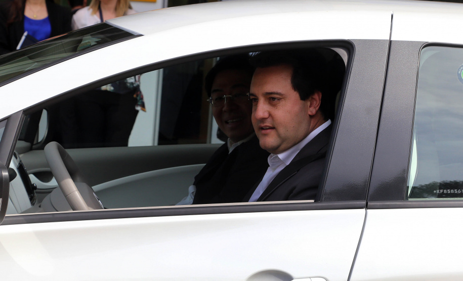 O governador Carlos Massa Ratinho Junior reforçou nesta quarta-feira (11) a determinação do Estado em apoiar iniciativas para ampliar a mobilidade sustentável no Paraná. Ele esteve no Complexo Ayrton Senna, que abriga quatro fábricas da Renault, em São José dos Pinhais, na Região Metropolitana de Curitiba.Foto Gilson Abreu/AEN