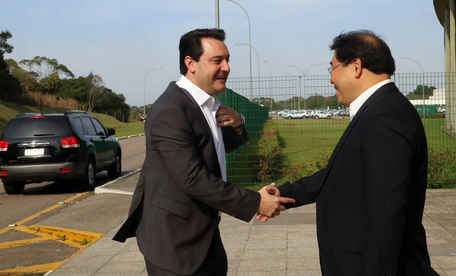 O governador Carlos Massa Ratinho Junior reforçou nesta quarta-feira (11) a determinação do Estado em apoiar iniciativas para ampliar a mobilidade sustentável no Paraná. Ele esteve no Complexo Ayrton Senna, que abriga quatro fábricas da Renault, em São José dos Pinhais, na Região Metropolitana de Curitiba.Foto Gilson Abreu/AEN