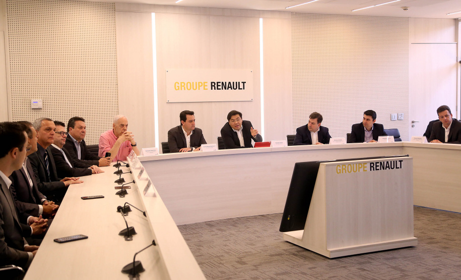 O governador Carlos Massa Ratinho Junior reforçou nesta quarta-feira (11) a determinação do Estado em apoiar iniciativas para ampliar a mobilidade sustentável no Paraná. Ele esteve no Complexo Ayrton Senna, que abriga quatro fábricas da Renault, em São José dos Pinhais, na Região Metropolitana de Curitiba.Foto Gilson Abreu/AEN