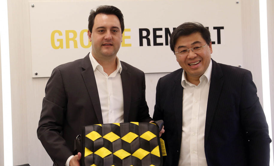 O governador Carlos Massa Ratinho Junior reforçou nesta quarta-feira (11) a determinação do Estado em apoiar iniciativas para ampliar a mobilidade sustentável no Paraná. Ele esteve no Complexo Ayrton Senna, que abriga quatro fábricas da Renault, em São José dos Pinhais, na Região Metropolitana de Curitiba.Foto Gilson Abreu/AEN