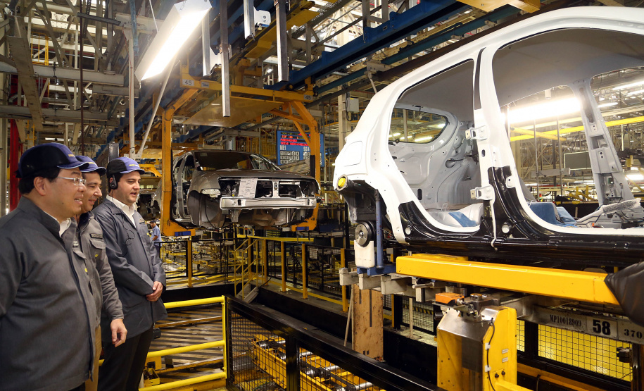 O governador Carlos Massa Ratinho Junior reforçou nesta quarta-feira (11) a determinação do Estado em apoiar iniciativas para ampliar a mobilidade sustentável no Paraná. Ele esteve no Complexo Ayrton Senna, que abriga quatro fábricas da Renault, em São José dos Pinhais, na Região Metropolitana de Curitiba.Foto Gilson Abreu/AEN