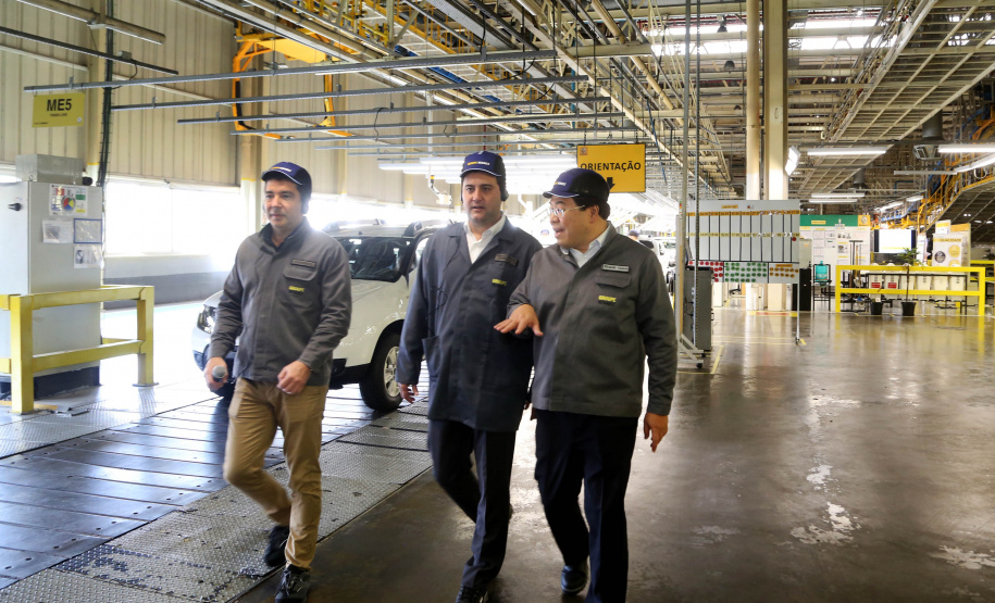 O governador Carlos Massa Ratinho Junior reforçou nesta quarta-feira (11) a determinação do Estado em apoiar iniciativas para ampliar a mobilidade sustentável no Paraná. Ele esteve no Complexo Ayrton Senna, que abriga quatro fábricas da Renault, em São José dos Pinhais, na Região Metropolitana de Curitiba.Foto Gilson Abreu/AEN