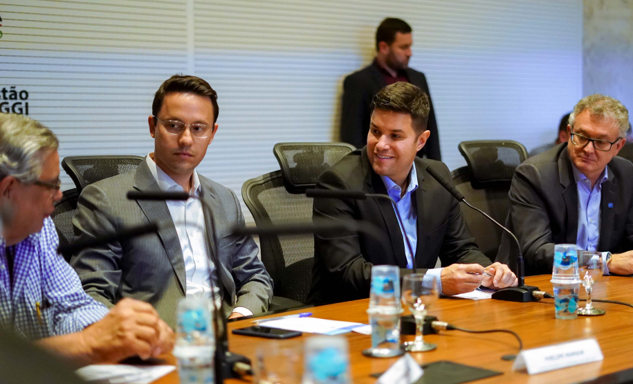 O Governo do Paraná instalou nesta quarta-feira (11) o Comitê Permanente de Desburocratização, uma das ações do Programa Descomplica, que foi lançado no mês passado e tem como foco simplificar a vida dos empreendedores