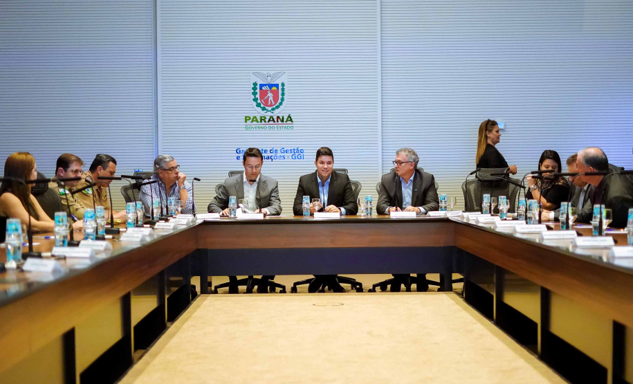 O Governo do Paraná instalou nesta quarta-feira (11) o Comitê Permanente de Desburocratização, uma das ações do Programa Descomplica, que foi lançado no mês passado e tem como foco simplificar a vida dos empreendedores