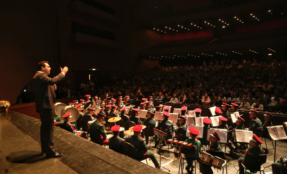 O governador Carlos Massa Ratinho Junior lançou nesta quarta-feira (11), em Curitiba, o programa Educa Juntos, iniciativa da Secretaria de Estado da Educação e do Esporte para apoiar os municípios e melhorar os índices de aprendizagem e alfabetização dos estudantes paranaenses desde a educação infantil. Foto: Gilson Abreu/AEN